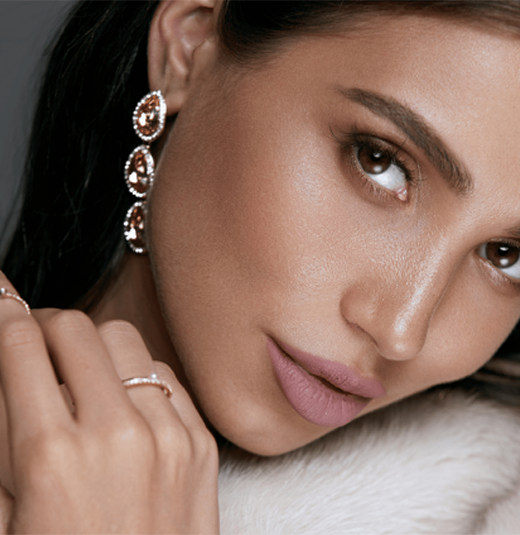 Next Commerce Platform: Gold Souk Showcasing luxurious jewelry on a digital platform powered by metaverse and AI.